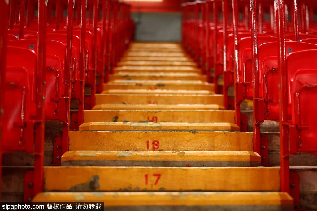 远藤航、基耶萨缺席利物浦今日训练！训练场背后隐情揭晓，球队战术或遭重创？